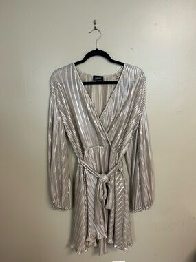 bardot verona long sleeve sequin mini dress Bardot Verona Long-Sleeve Sequin Slim Midi Dress